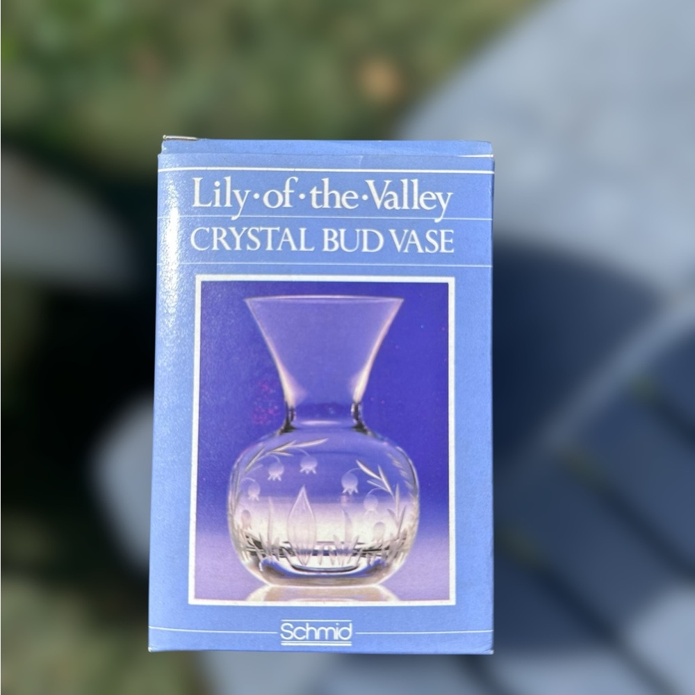Vintage NEW Schmid 4.25" tall Etched Lily of the Valley Glass Vase - Picture 2 of 7